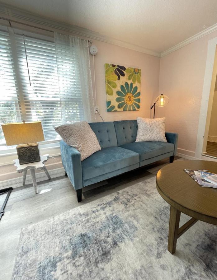 Apartment The Blue Wave Unit B St. Petersburg