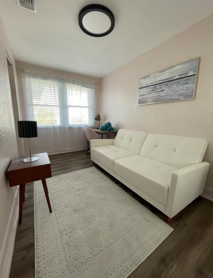 The Blue Wave Unit B Apartment *
